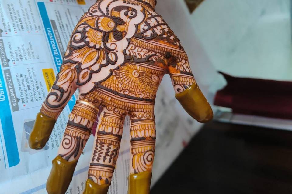 Bridal Mehandi  legs