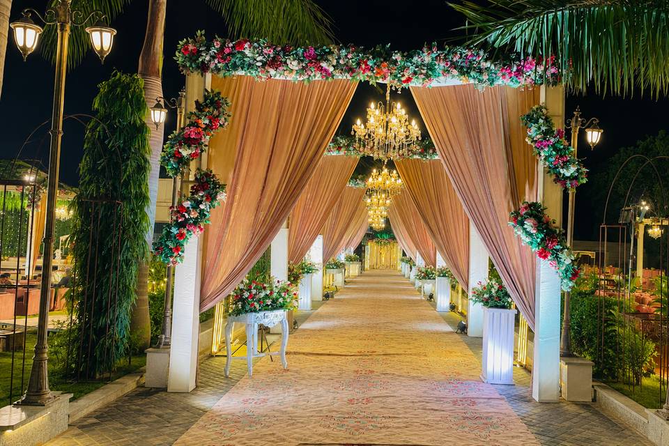 Passage Decor