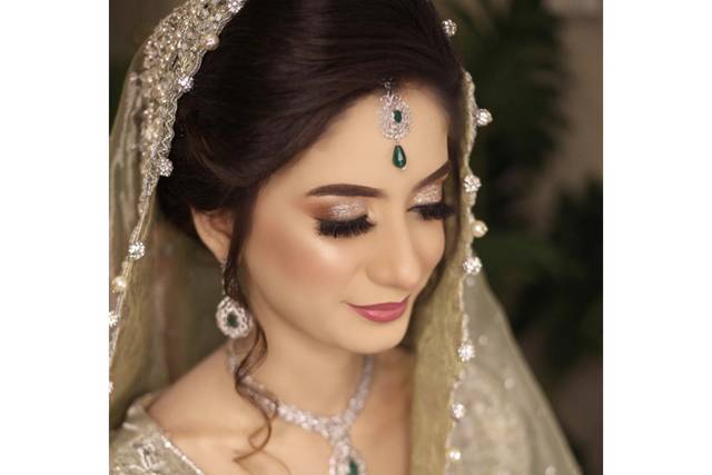 HD Dewy Glass Skin Makeup