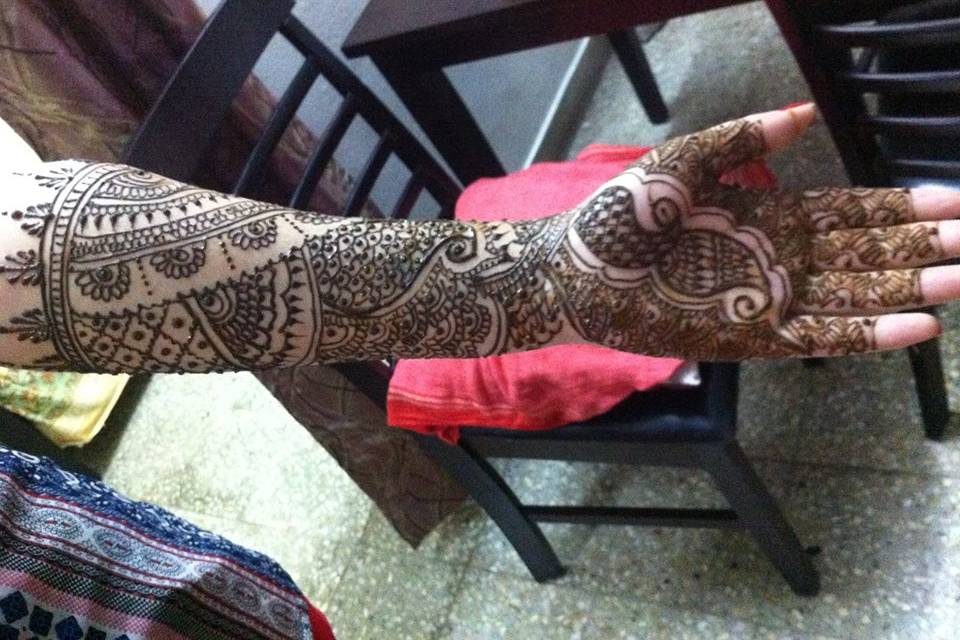 Surabhi Mehndi Designs