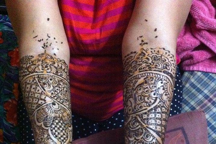 Surabhi Mehndi Designs