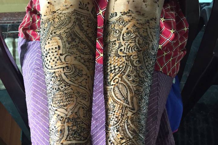 Surabhi Mehndi Designs