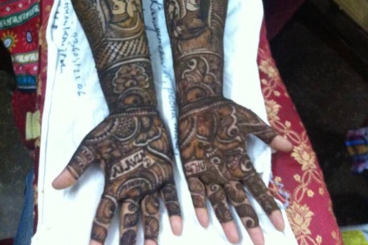 Surabhi Mehndi Designs