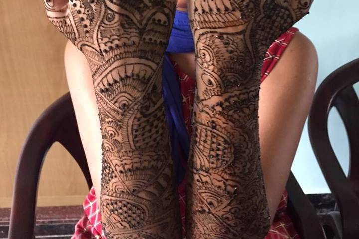 Surabhi Mehndi Designs