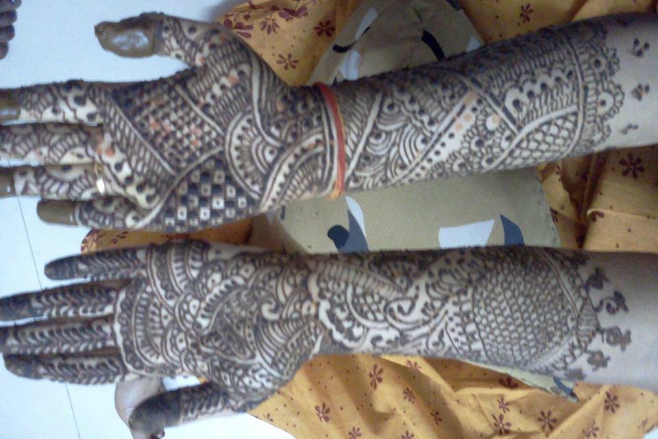 Surabhi Mehndi Designs