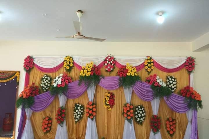 Radha Krishna Flower Decorator