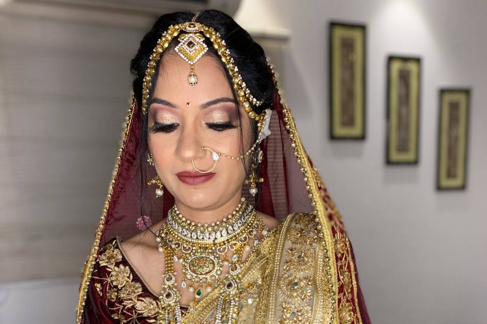 Aayushi Makeovers, Indore