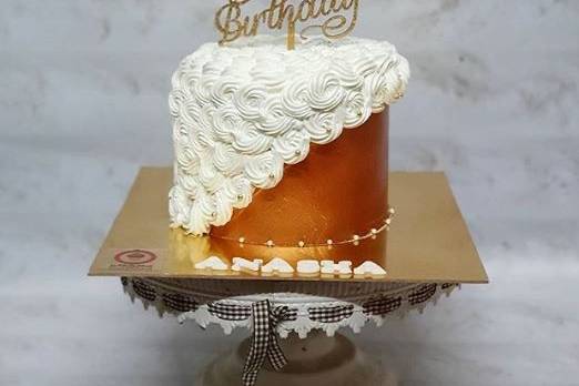 1st Birthday cake 🎈🎈 - Patisserie Du Nord | Facebook