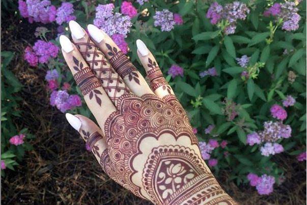 Henna Love by Syeda Ambreen