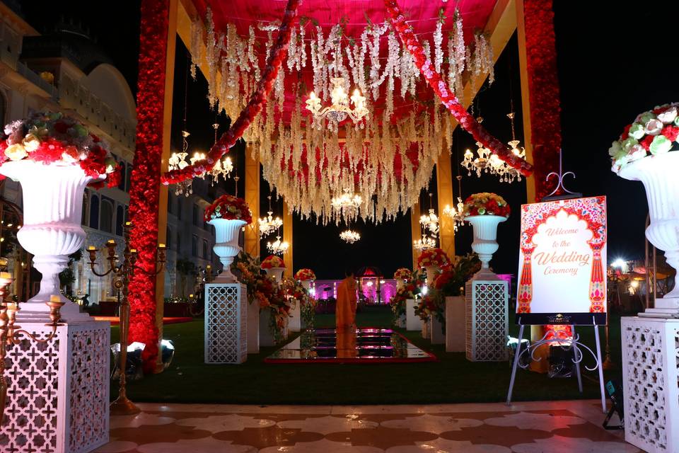 Leela Palace Decor