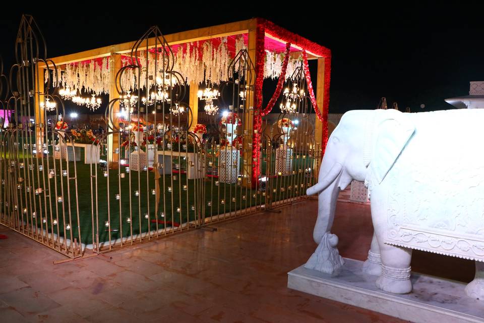 Leela Palace Decor