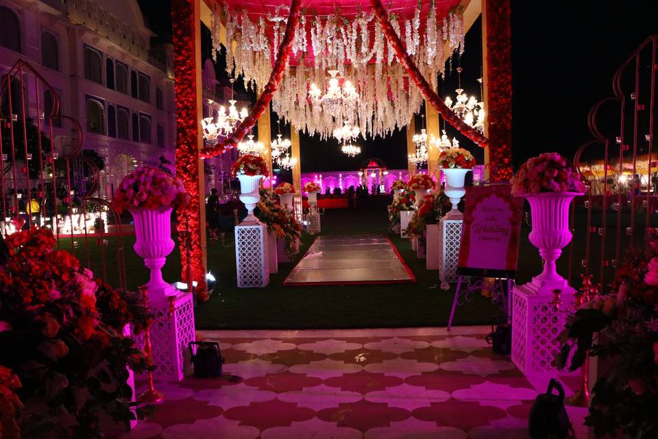 Leela Palace Decor