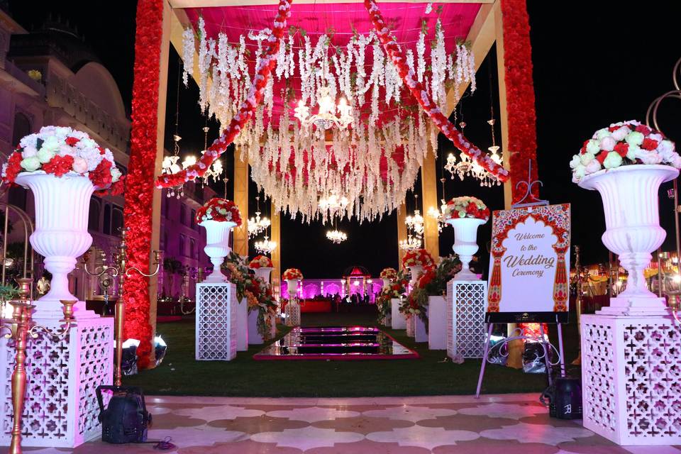 Leela Palace Decor