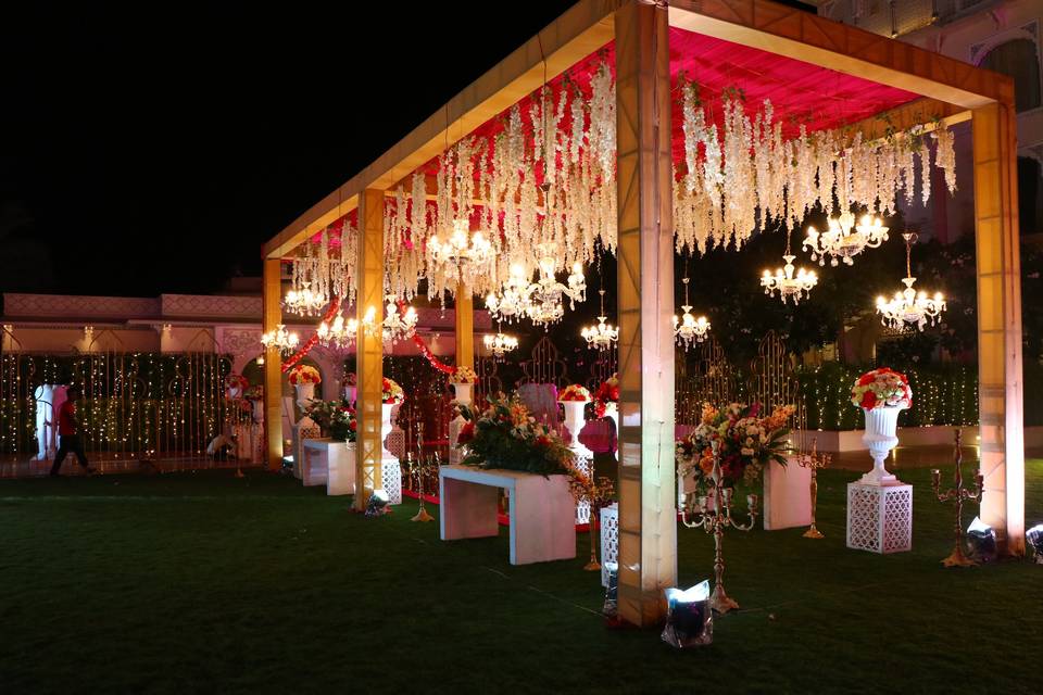 Leela Palace Decor