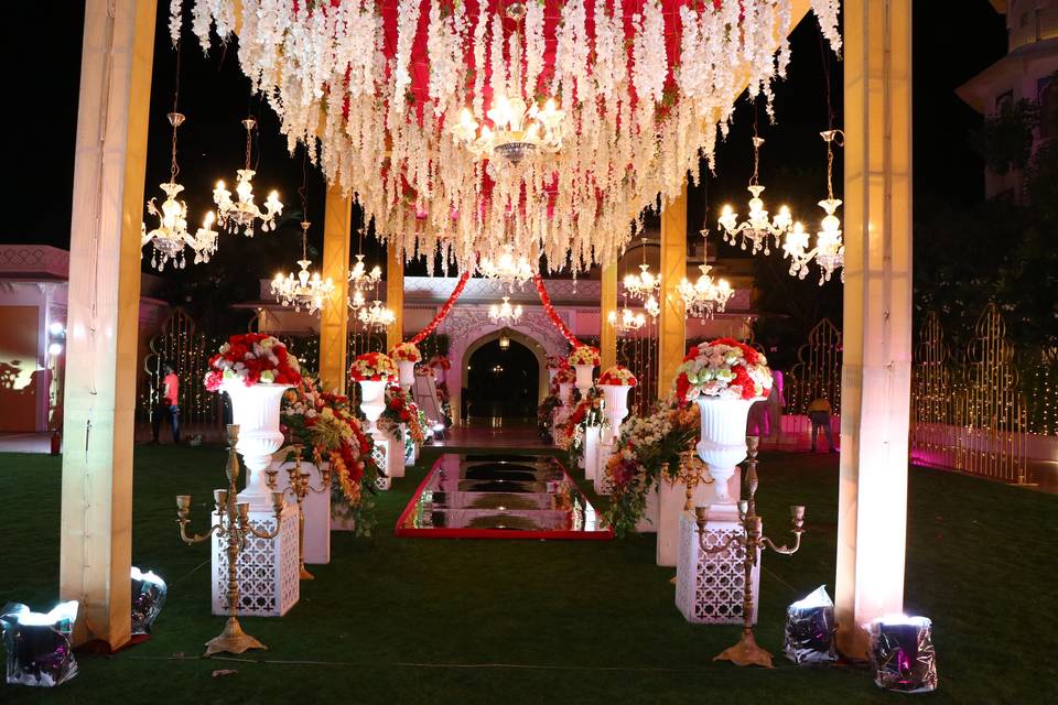 Leela Palace Decor