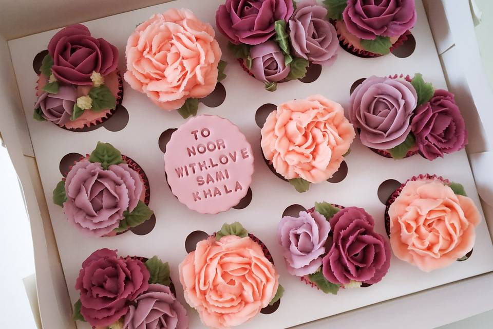 Valentines Cupcakes-Celebrating Red and Pink ⋆ Biscuits to Brownies