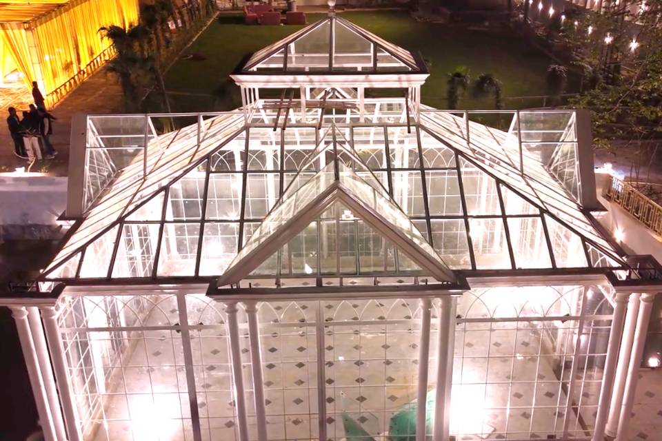 Glass House for Rituals