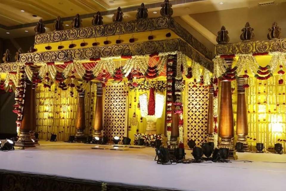Pelli Mandapam 🌺 Decor By @pramaanevents 9393769999 #weddingdecor  #weddingmandap #mandap #pelli #pellimandapam #pellisandadi… | Instagram