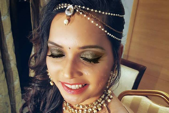 Shriraj Mukadam Makeup & Hair Artist