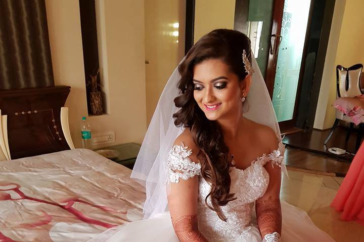 Shriraj Mukadam Makeup & Hair Artist