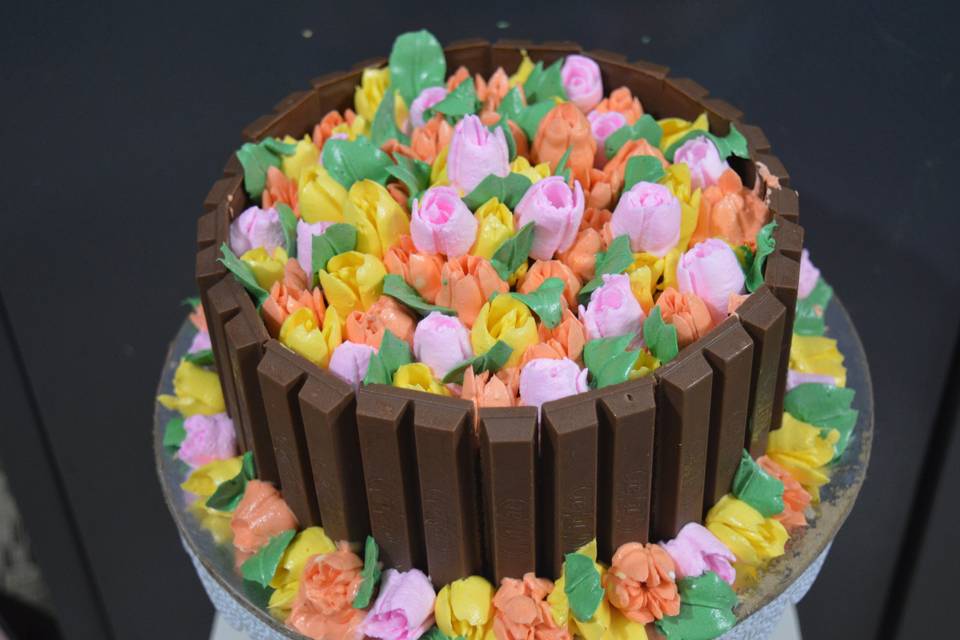 Kitkat floral cake