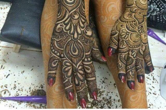 Share 86+ about r name mehndi tattoo super cool - in.daotaonec