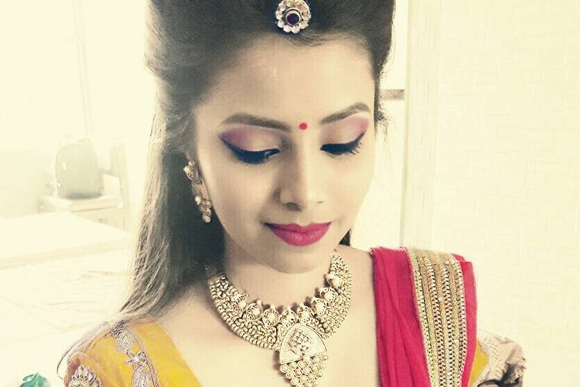 Haldi makeup