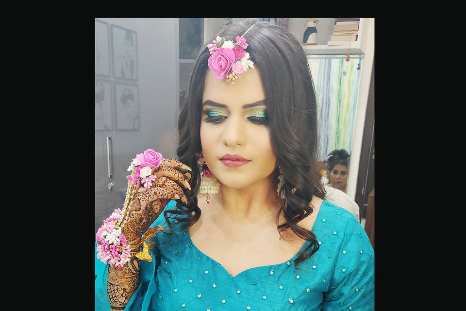 Makeup for mehendi