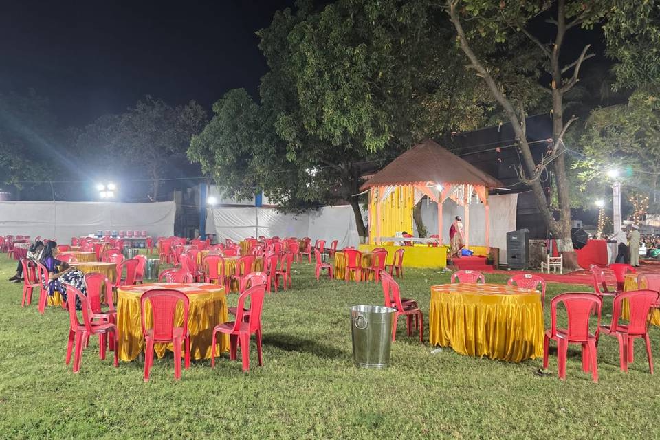 Dining area lawn