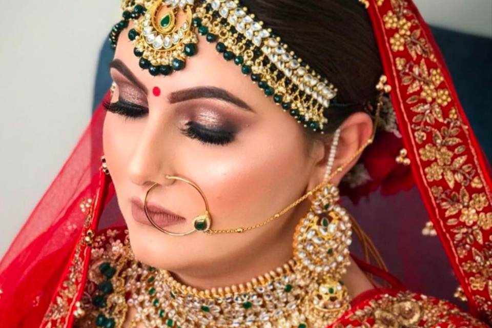Makeover Treat By Poonam Mayuri