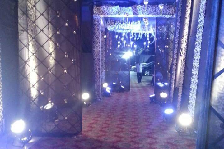 Entrance lighting and decor