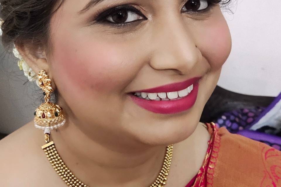 Poonam Bhujbal - Pro Makeup Artist and Hairstylist