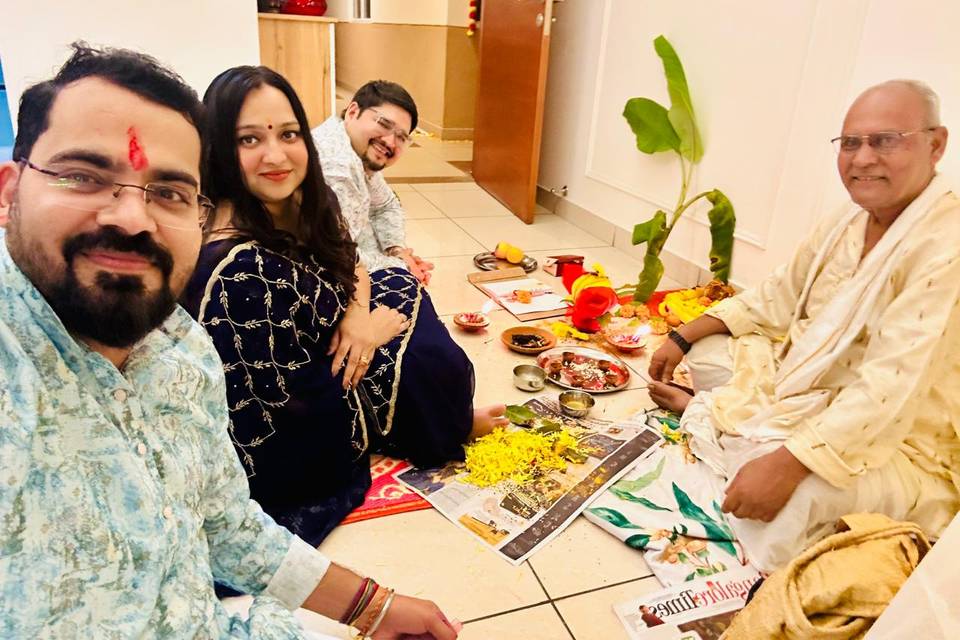 Panditji for Pune puja