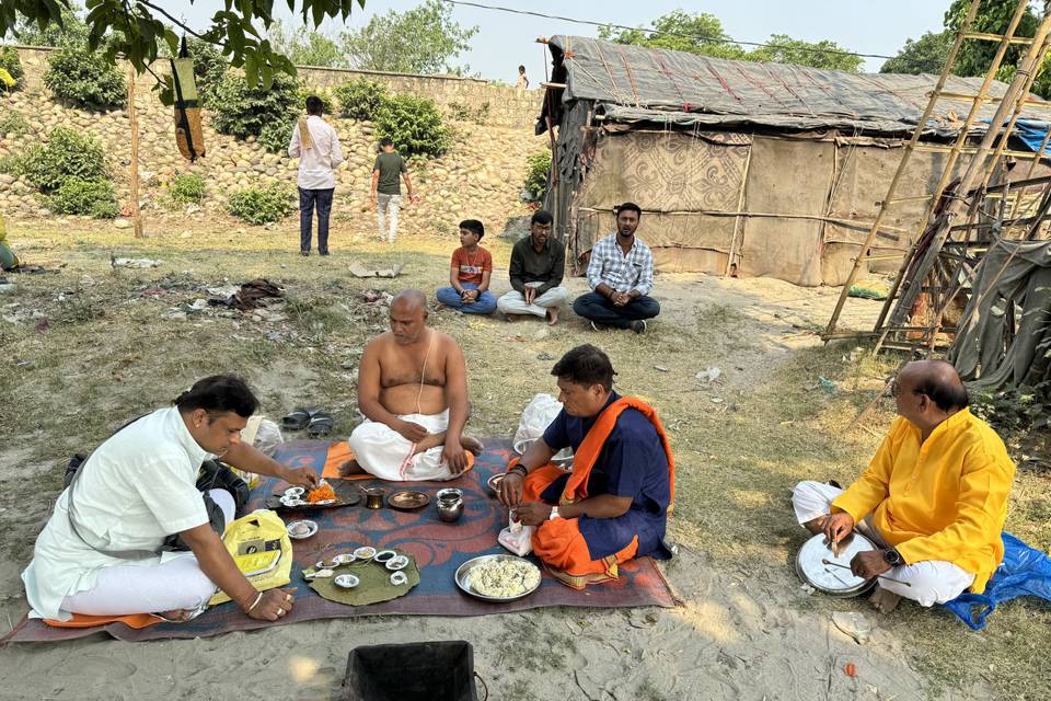 Panditji for Haridwar puja