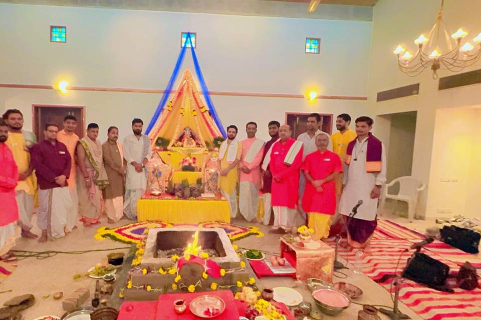 Hindi Vedic Panditji Team