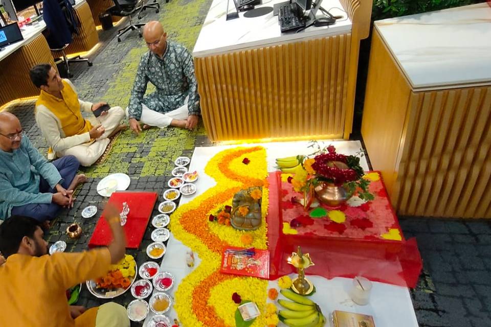Panditji for Mumbai puja