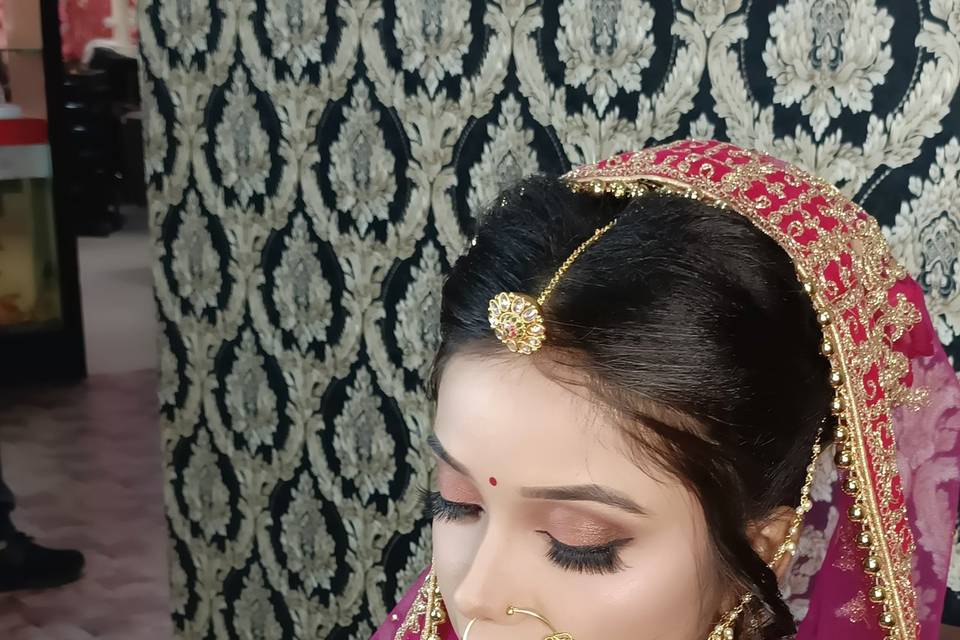 Celebrino Beauty Studio & Makeup Academy- Pandeypur