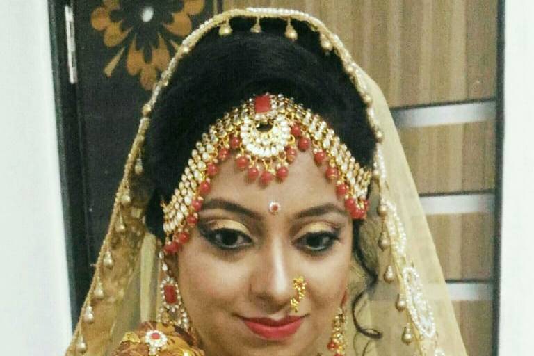 Monalisa Make Up Artist And Beauty Care, Dhule