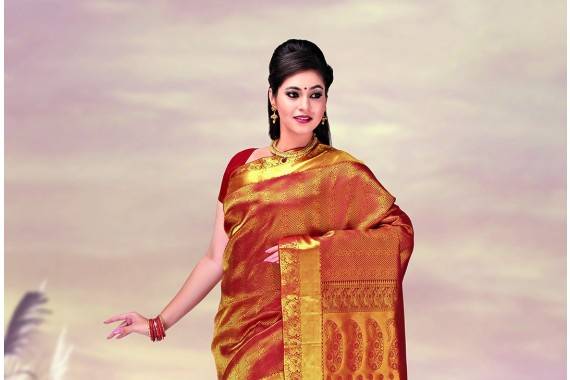 Mangalore Today | Latest titbits of mangalore, udupi - Page  From-Shilpa-Shetty-to-Janhvi-Kapoor-these-celebrities-are-acing-shimmer- sarees-like-a-pro