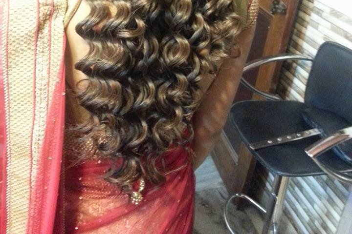 Elegance Beauty Parlour India