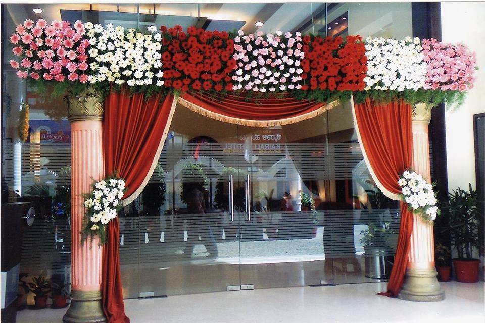 Entrance Decor