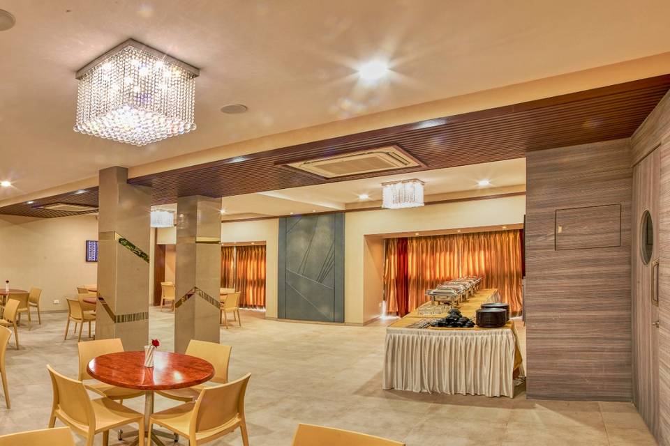 Hotel Ajit, Deccan Gymkhana