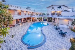 Vow Resorts Corbett