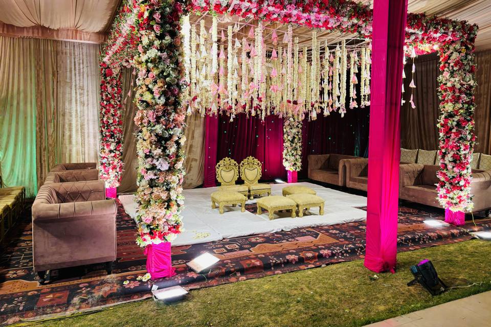 Mandap with loaded flower