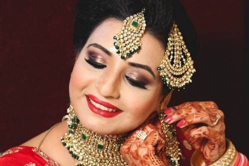 Sumit Professional Makeup Artist