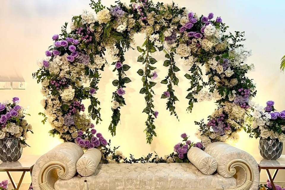 Stage with floral Ring