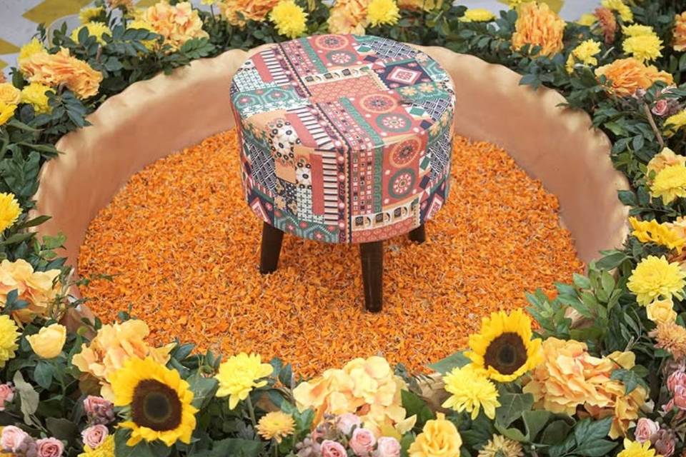 Round tub decor