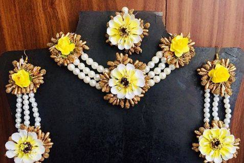 Floral Chest by Priyanka, Mohali
