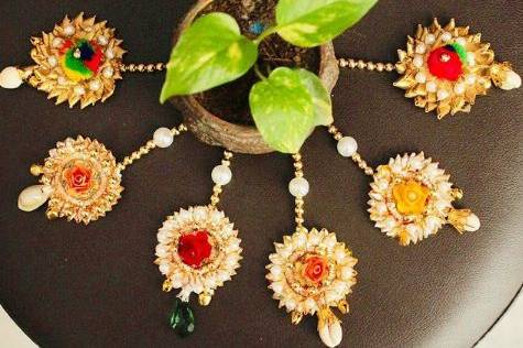 Floral jewellery