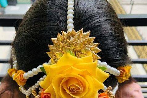 Floral jewellery